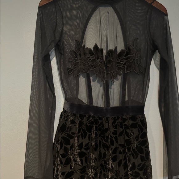 Victoria's Secret Black Sheer Floral Romper - Picture 4 of 10